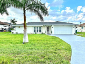 Gulf access Oasis w/ heated pool !